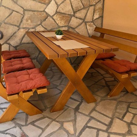 לושטיצה Zanjice Luxury Suite מראה חיצוני תמונה