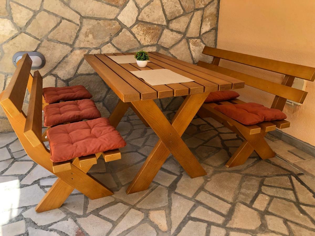לושטיצה Zanjice Luxury Suite מראה חיצוני תמונה